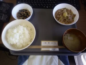 『昼食についての一考察』於：BRO‘S　GARDEN